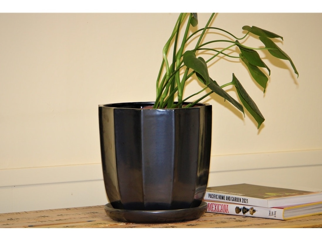 [PY-AS5180SVR-B] CLAMSHELL PLANTR WITH ATTACHED SAUCER, SILVER, 8.5"X8.5"