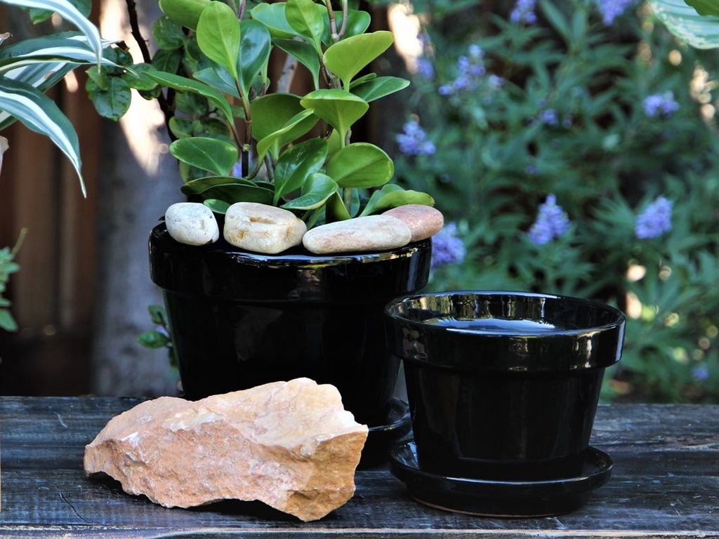 [PY-I1620BLK-A-C4] STANDARD POTS, SIZE A, BLACK, 8" X6.5", ATTACHED SAUCER (SOLD IN CASE OF 4)