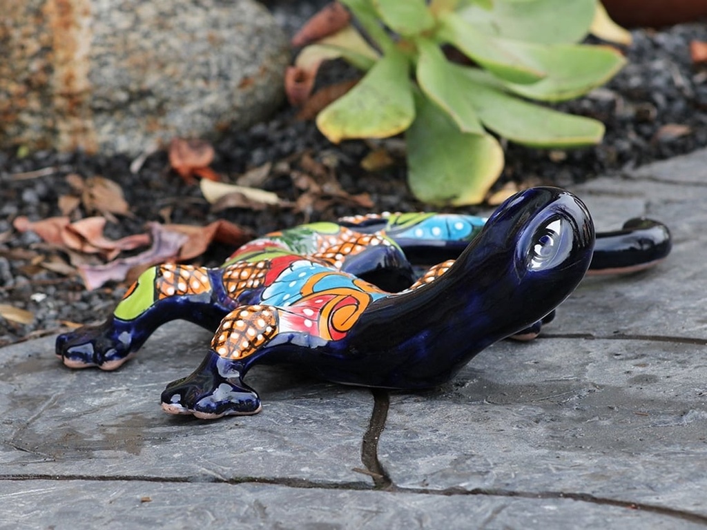 EXTRA LARGE SALAMANDER, 19" x 16" x 4"