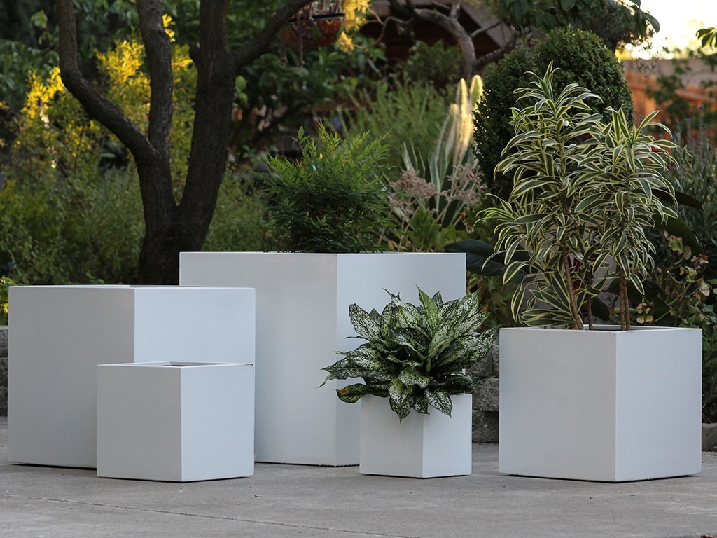 [FG-3002GWH-S5] CUBE PLANTER, GLOSSY WHITE, SET OF 5-23.5"x23.5"x23.5", 19.5"x19.5"x19.5", 15.5"x15.5"x15.5", 12"x12"x12", 10"x10"x10"