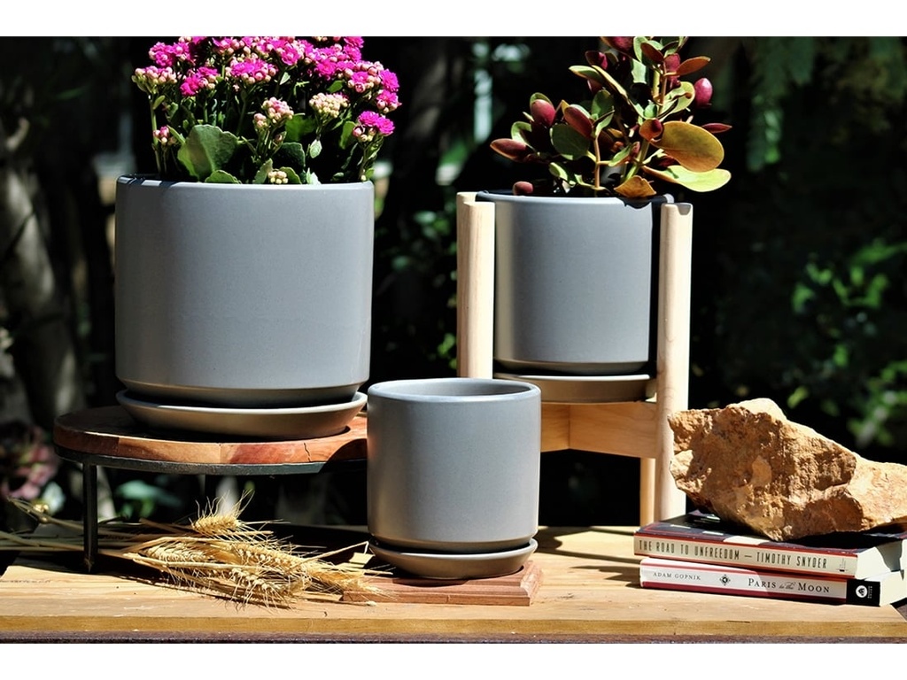 [PC-I3006JGY-S3-C2] VENUS PLANTER WITH ATTACHED SAUCER, JET GREY, 8.5"x7.5" 6.5"x6.5" 5.5"x5.0", SOLD IN CASE OF 2