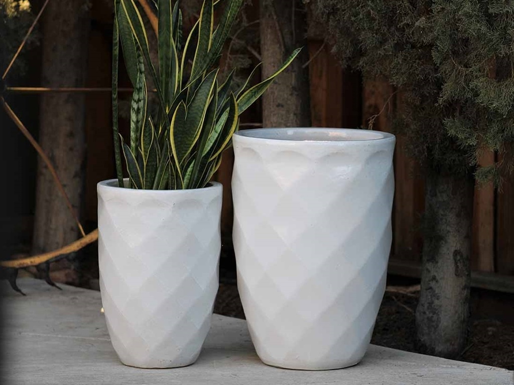 [PV-LB5010WWH-S2] TALL DIAMOND PLANTER, WHITE WHITE, SET OF 2 - 22.0" X 32.5", 18.5" X 25.5"