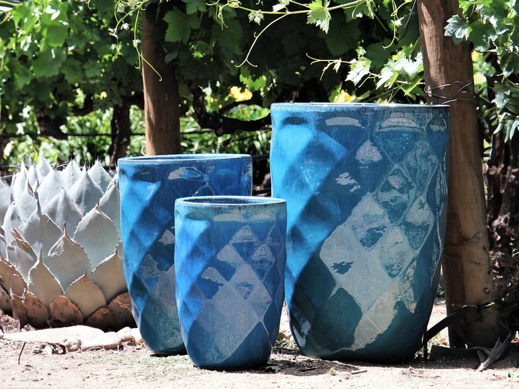 [PV-LB5011FAQ-S3] MEDIUM HIGH DIAMOND PLANTER, FALLING AQUA, SET OF 3 - 18.0" X 26.0", 14.0" X 20.5", 11.0" X 16.0"