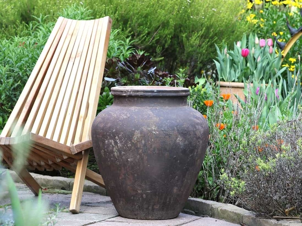 [PV-TSC3106MCR] HYDRIA JAR, MOCHA RED, 20.0"X21.0"